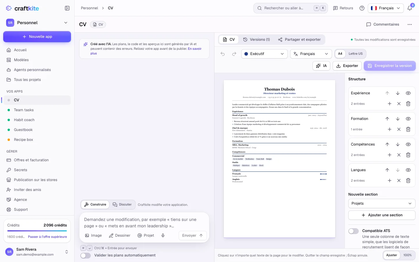 Un CV ouvert dans l’espace document, avec le panneau Structure à côté de la page