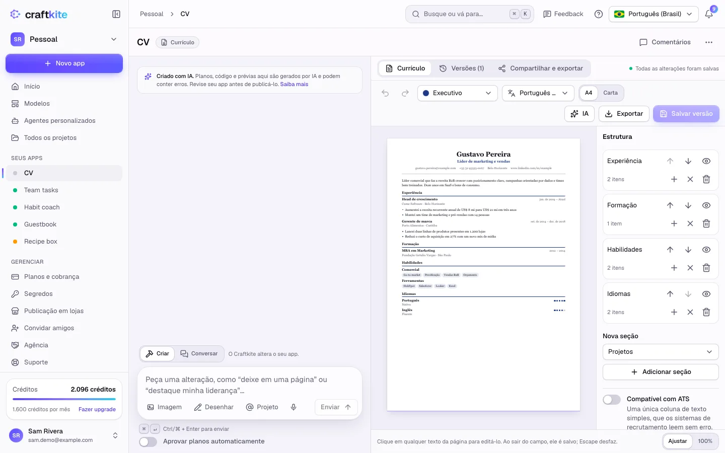 Um currículo aberto no espaço de documentos, com o painel de estrutura ao lado da página