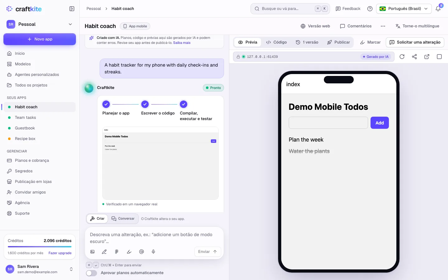Um app mobile no estúdio, visto em uma moldura de celular