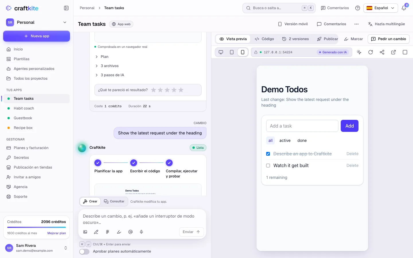 Un proyecto en el estudio: el chat a la izquierda y la app funcionando en la vista previa a la derecha