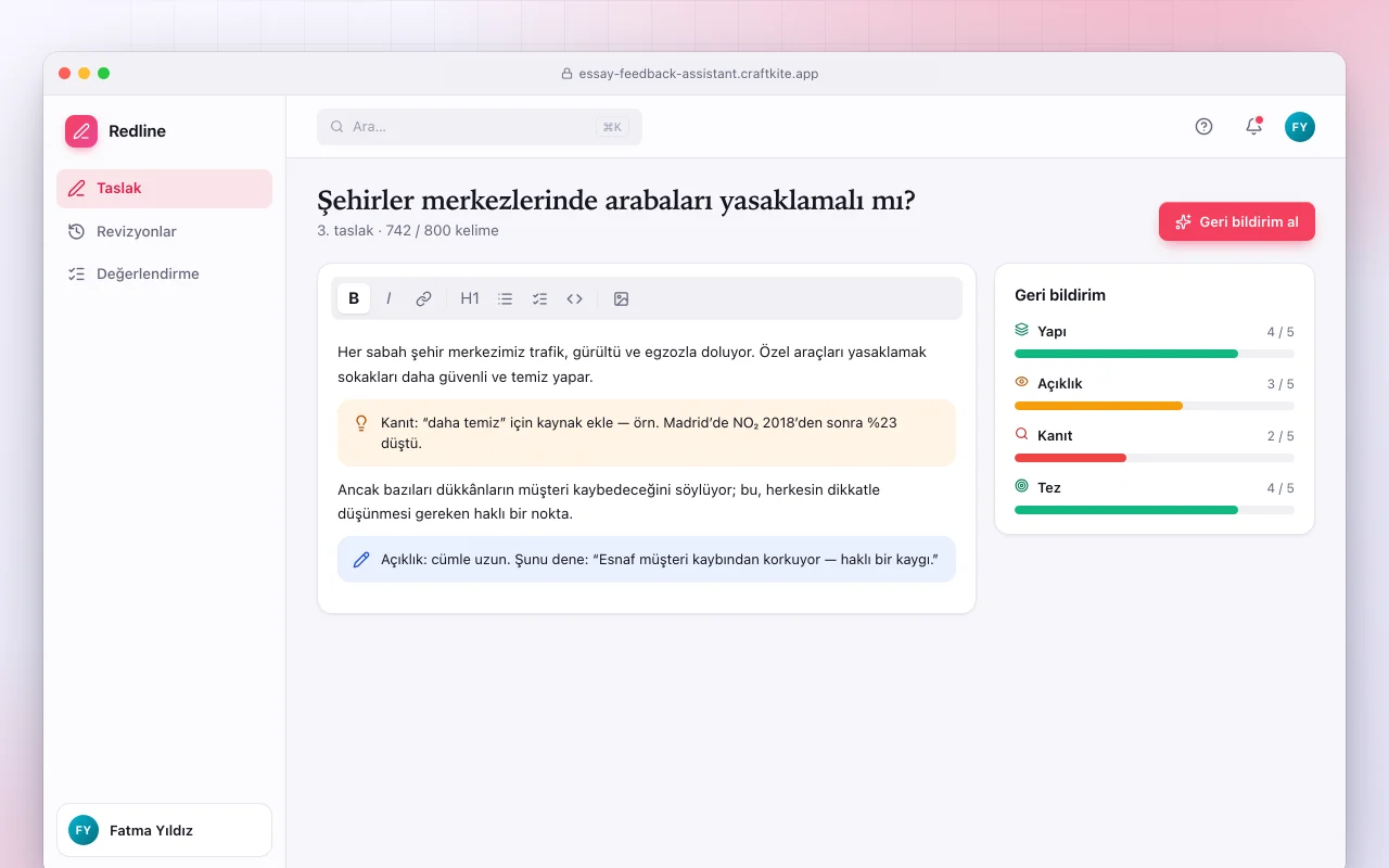 Kompozisyon geri bildirim asistanı: Şehirler merkezlerinde arabaları yasaklamalı mı? ekranı